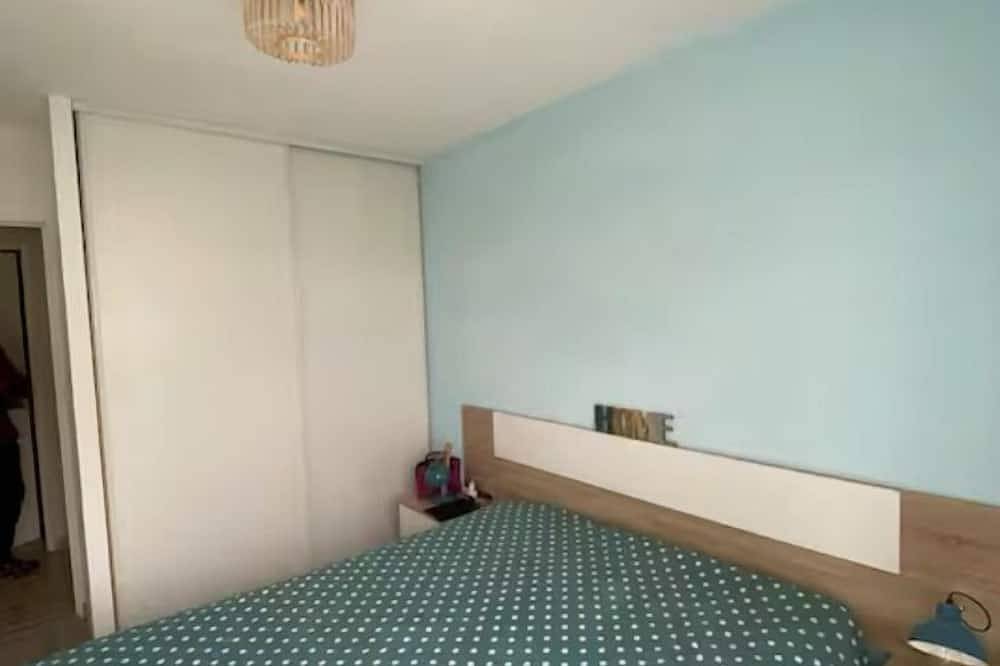 Appartement entier, Agréable appartement avec balcon, vue sur la mer, piscine sécurisée sur place. in Port-des-Barques, Région de Rochefort