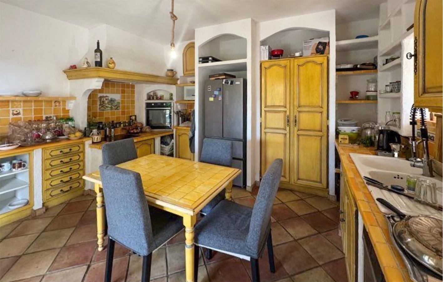 Charmant appartement de 150 m² avec piscine, Wi-Fi, à deux pas des restaurants in Marseille, Région de Marseille