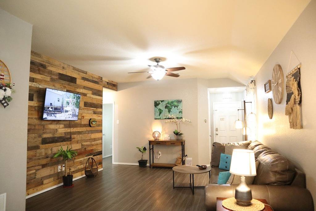 3Br2Ba 1-Story 2Car-G 1 Mile To Medicalcity/Bsw Heart/Presbyterian/Shopping/Unt in Denton, Lewisville Lake