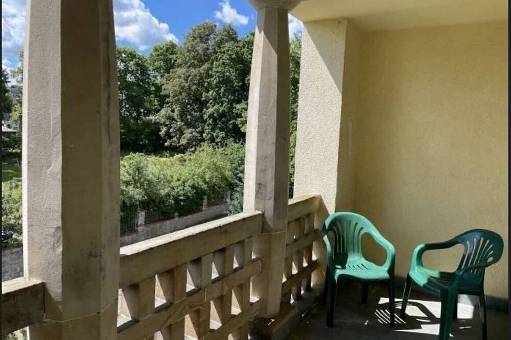 Ganze Wohnung, 105m² Dachgeschosswohnung in bester Lage in Schleiz, Thüringer Schiefergebirge