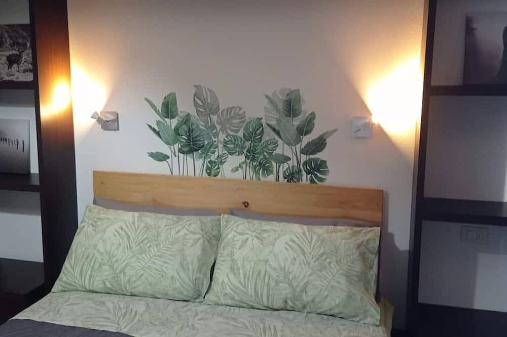 Entire apartment, Cozy one-bedroom apartment between town and hills. in Castelnuovo Rangone, Modena Province