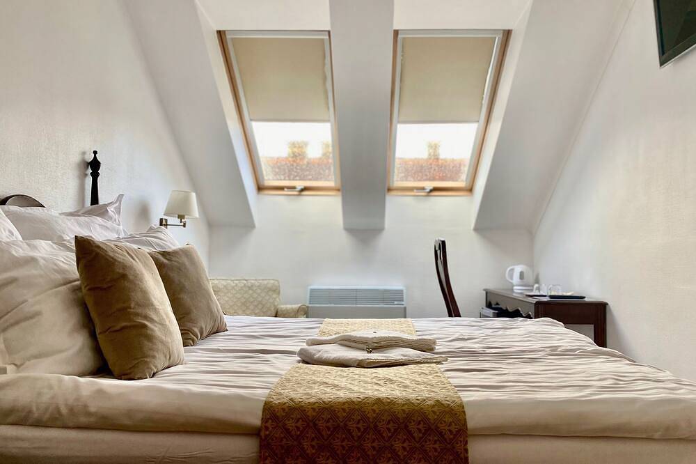 Loft room right next to the Opera - midterm rent in Budapest, Danube-Ipoly National Park
