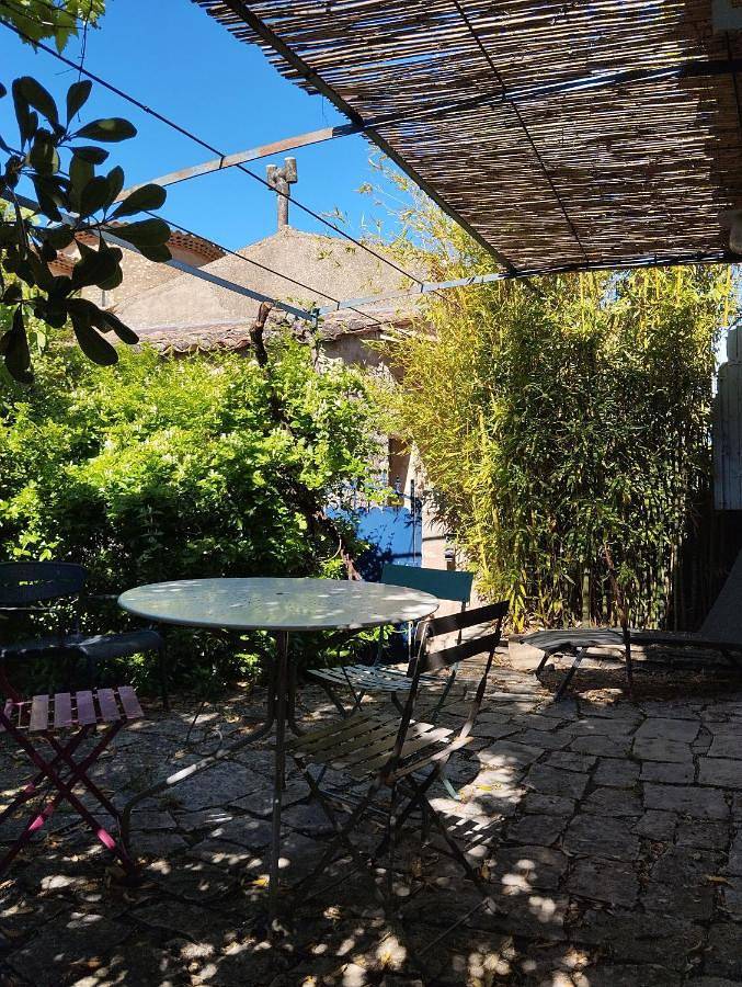 Location de vacances pour 2 personnes, avec balcon et vue dans Colorado provençal - 2