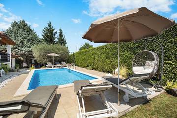 Ferienhaus für 6 Personen, mit Whirlpool und Garten in Barban