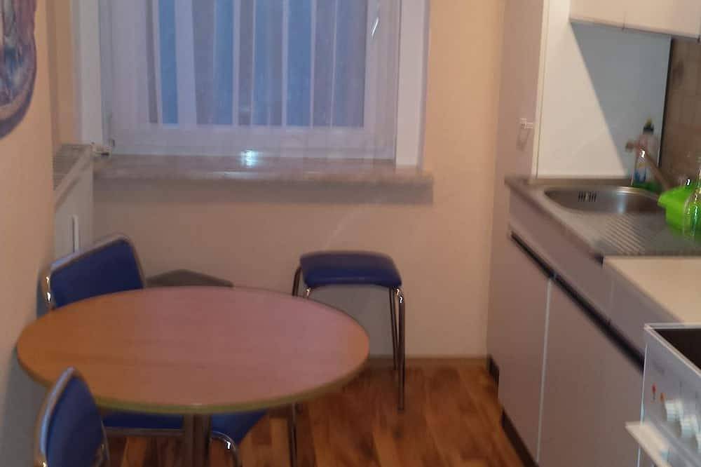 Ganze Wohnung, Fewo Dg, Dusche, Wc, Wohn-/Schlafraum - Ferienwohnungen Hochmuth in Plauen, Chemnitz und Umgebung