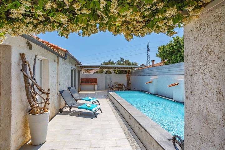 Villa pour 2 personnes, avec jardin dans le Sud de la France