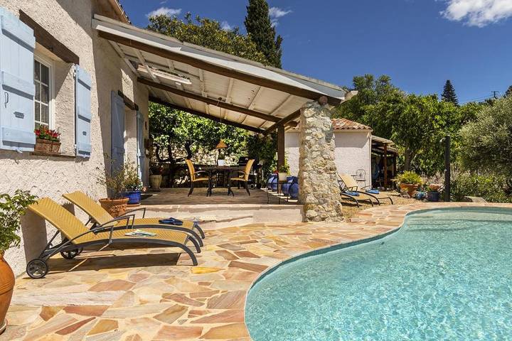 Location de vacances pour 4 personnes, avec piscine et jardin à Saint-Paul-en-Forêt - 4