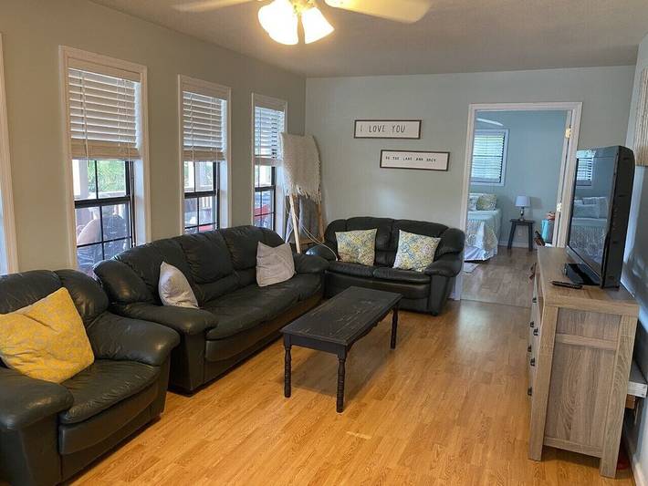 Vacation rental for 15 people, with yard in Lake Sinclair