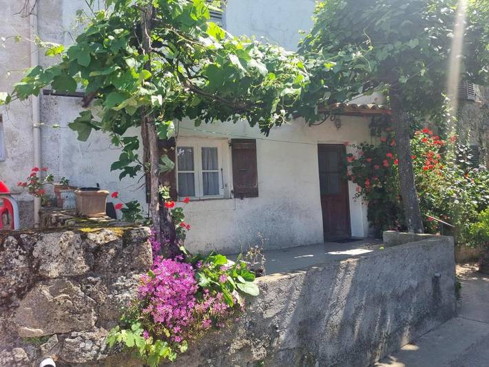 Gîte pour 4 personnes, avec terrasse et vue, animaux acceptés dans Office De Tourisme De La Haute Vallee De La Gravona