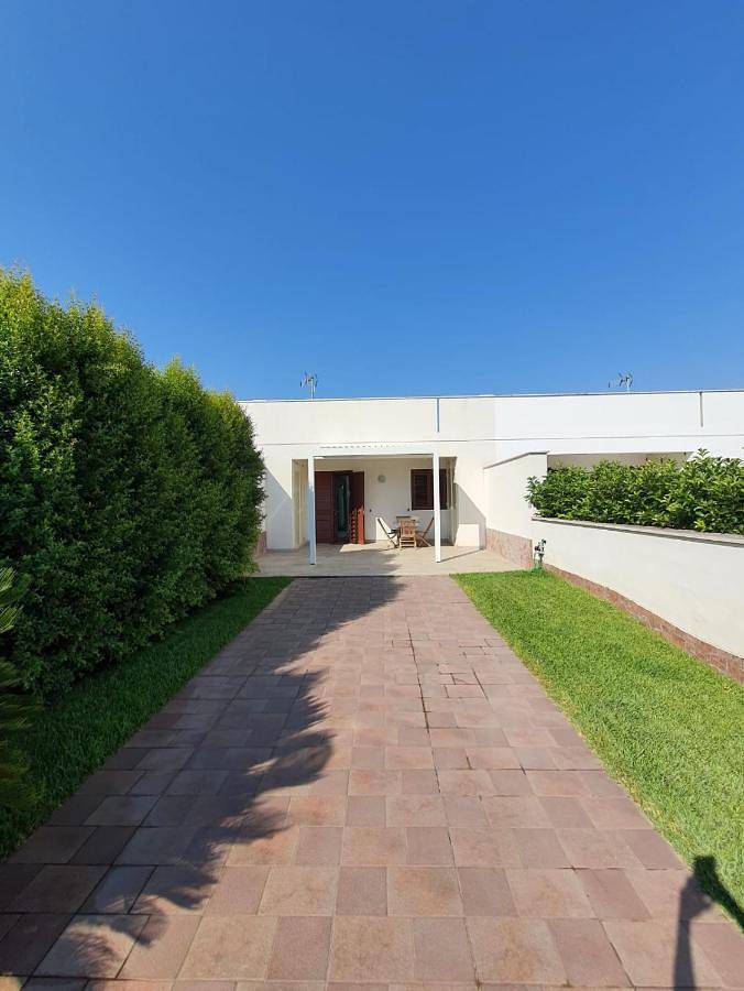 Location de vacances pour 4 personnes, avec jardin et terrasse à Torre Saracena