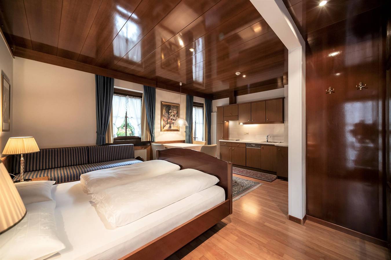 Ganze Wohnung, "Villa Stella Ferienwohnung N 59" in der Nähe des Skilifts mit Wlan, Balkon, Terrasse und Garten in St. Ulrich in Gröden, Dolomiti Superski