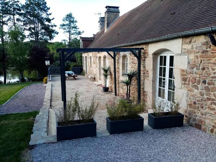 Gîte pour 4 personnes, avec Terrasse et Jardin ainsi que Vue et Vue sur le lac à La Hoguette