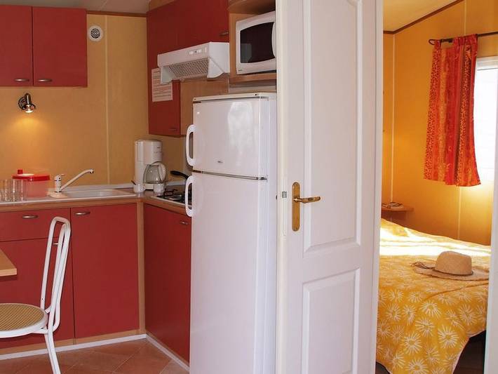 Camping für 8 Personen, mit Sauna und Kinderpool in Hyeres - 4
