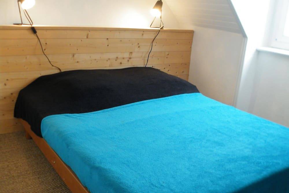 Apartamento entero, Apartamento con impresionantes vistas al mar a 50 metros de la playa in Carantec, Ceinture Dorée