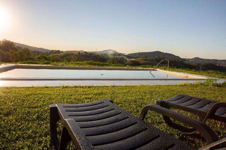 Casa de familia para 3 personas, con vistas además de jardín y piscina en Guipúzcoa - 2