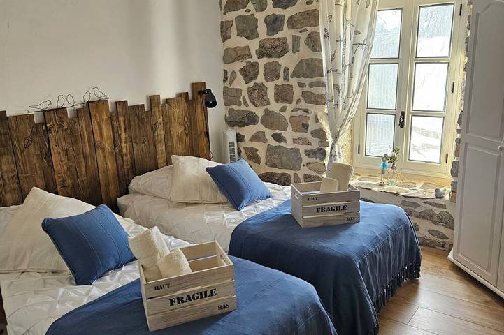 Characterful, comfortable gîte for 8 people in Labeaume. in Labeaume, Ardèche