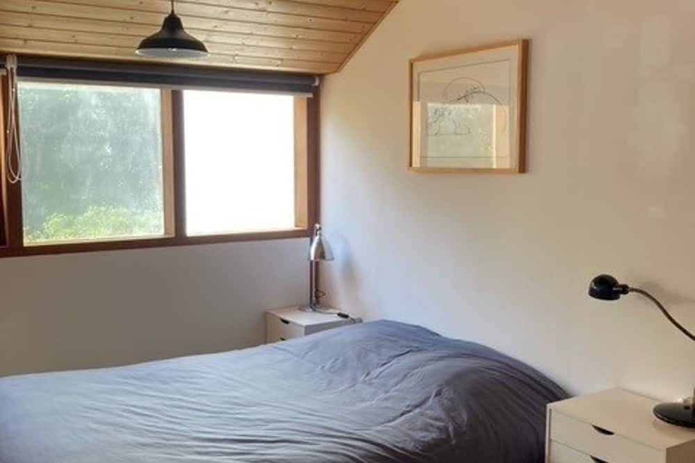 Charming house near beaches with garden, 4 bedrooms in Locmaria, Côte des Mégalithes