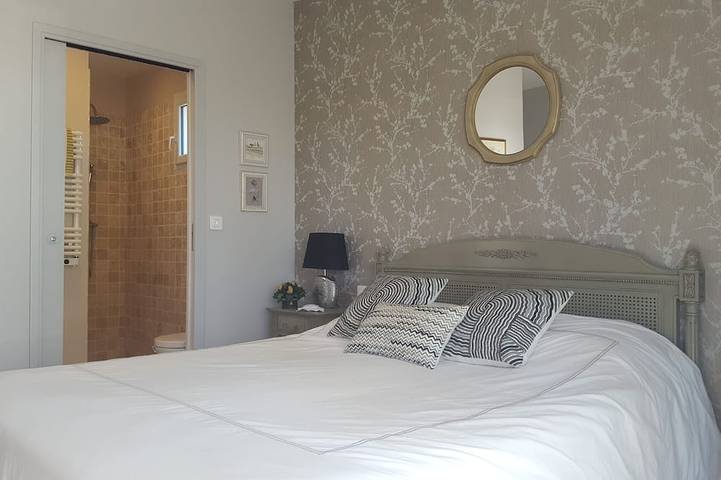 Location de vacances pour 6 personnes, avec jardin ainsi que jacuzzi et terrasse à Blauzac - 2