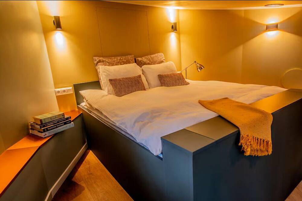 Luxurious wellness houseboat - Sailors Suite in Holländische Küste