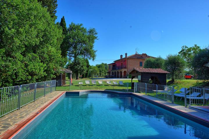 Casa vacanza per 16 persone a Lucignano