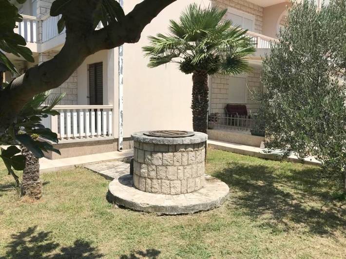 Dom dla 8 osób, z Balkon i Taras oraz Ogród w Bar