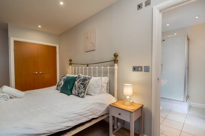 Apartamento vacacional entero, Apartamento de vacaciones para 5 personas con balcón in Watford, Hertfordshire