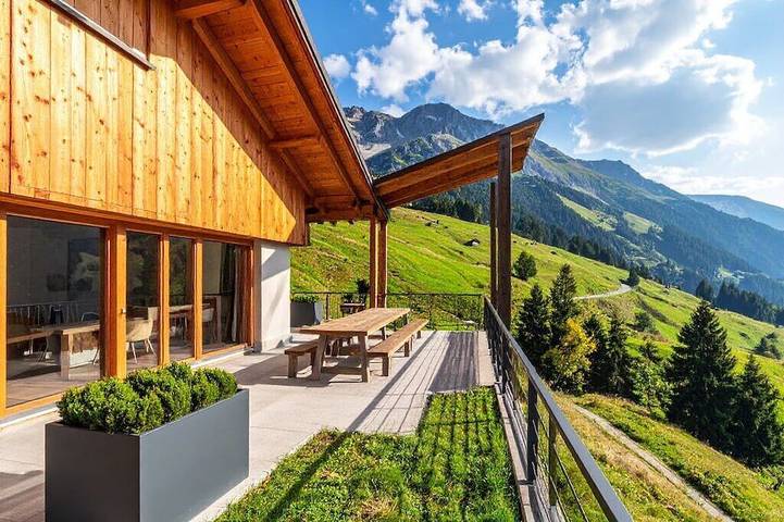 Gorgeous 6-bedroom chalet in charming Lech in Lech am Arlberg, Arlberg