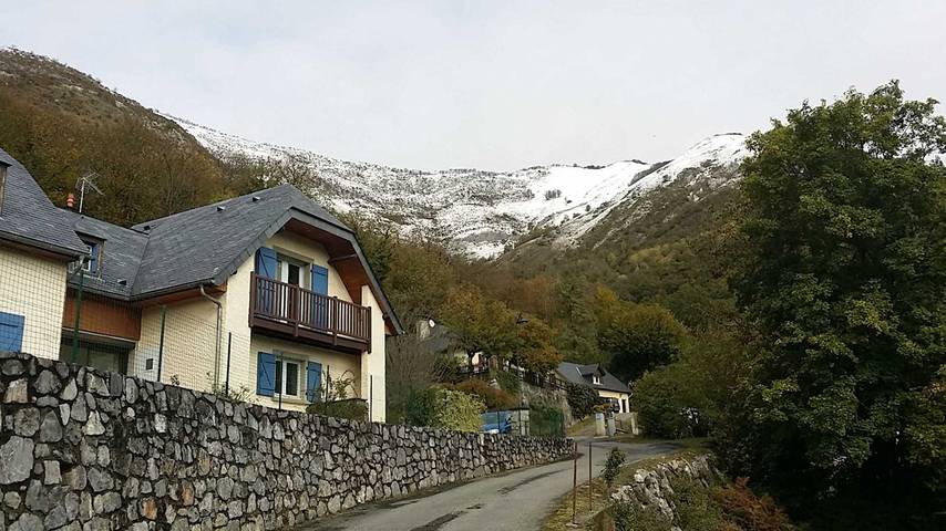 Gîte pour 4 personnes, avec jardin ainsi que jacuzzi et balcon dans les Hautes-Pyrénées - 2