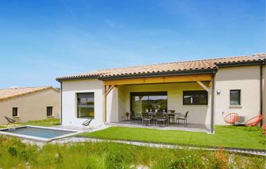 Gîte pour 10 personnes, avec piscine ainsi que jardin et terrasse à Puy-Saint-Martin