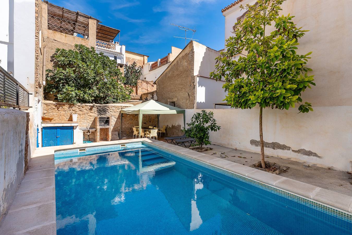 Maison de vacances "Adriana" avec piscine privée, terrasse et Wi-Fi in Murchas, Lecrín