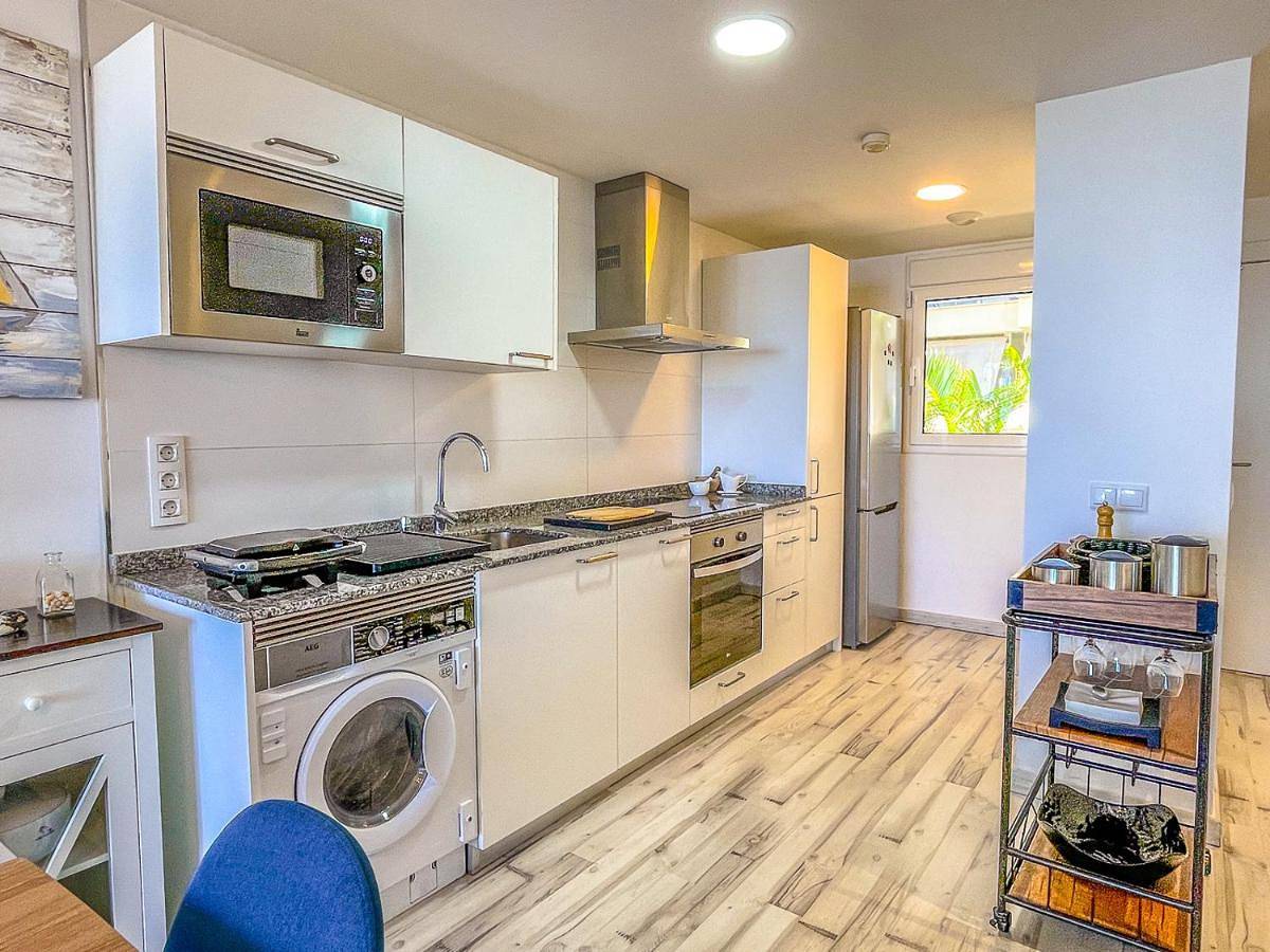 Apartamento entero, La Barquita - Luxury Apartment with Rooftop Pool & Gym in Adeje in Las Nieves, Adeje