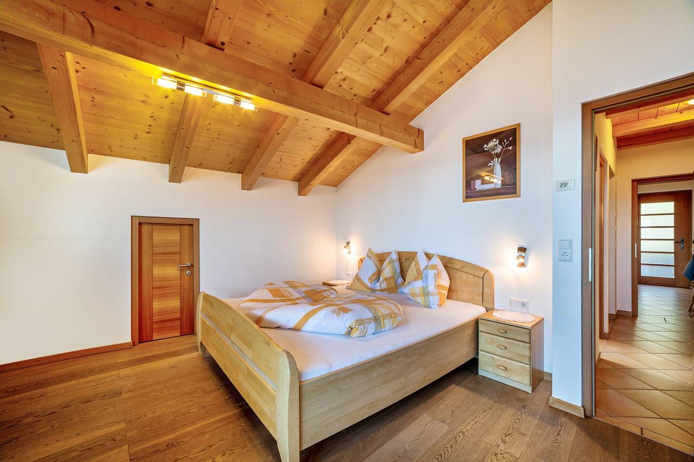 Ganze Wohnung, Ferienwohnung 'Schnatzhof Adlerhorst' mit Bergblick, privater Terrasse und Wlan in Naturns, Texelgruppe
