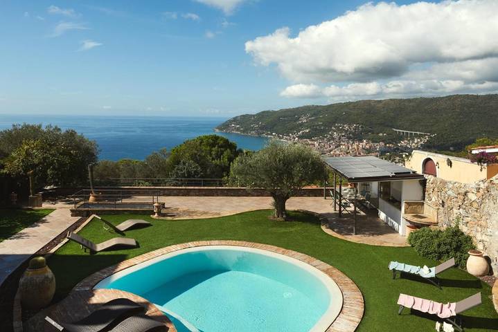Chalet para 6 personas, con jardín además de vistas y piscina - 1