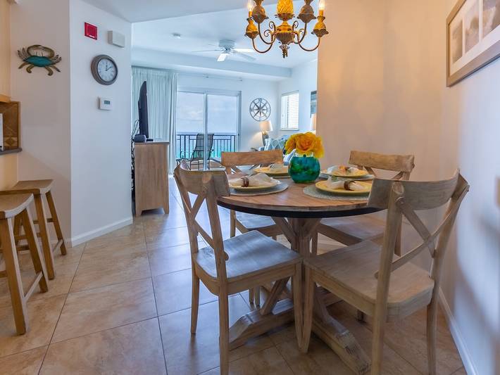 Vacation rental for 7 people, with balcony and pool as well as children pool in Sandestin