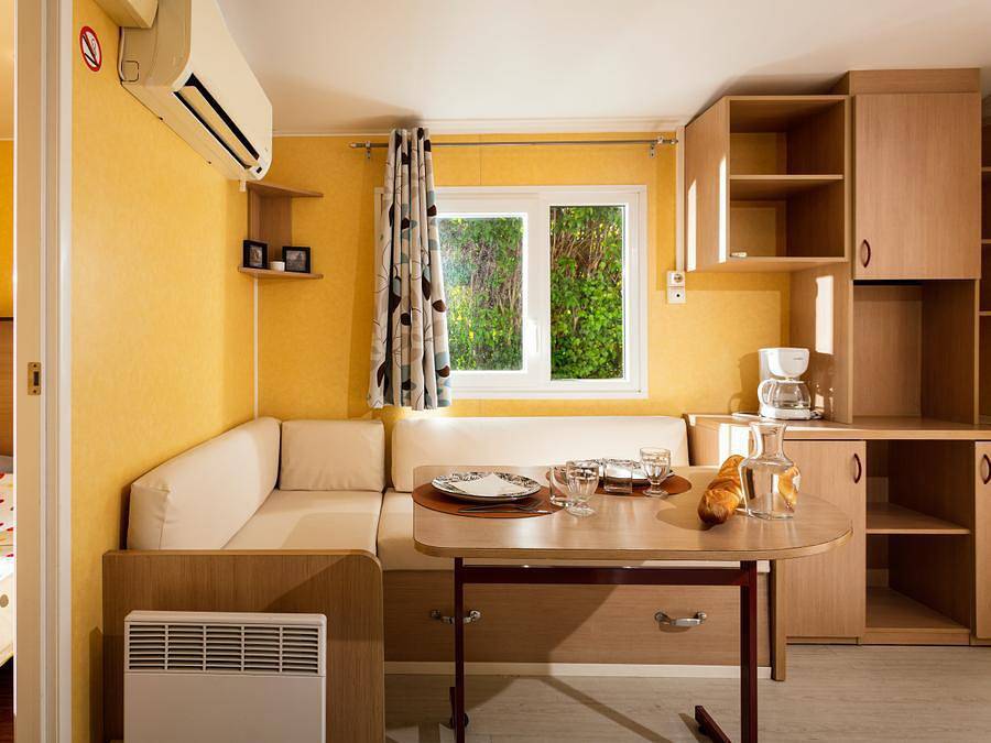 Camping de Montolieu - Mobilhome 4 personnes - Mobil Home Esseentiel : 4personnes (2 chambres, climatisation) in Montolieu, Région de Carcassonne