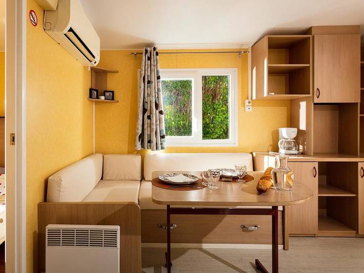 Mobil home pour 4 personnes, avec bassin pour enfant, animaux acceptés à Montolieu - 3