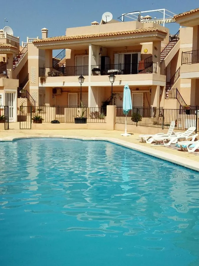 Apartamento de vacaciones para 4 personas, con piscina y terraza - 1