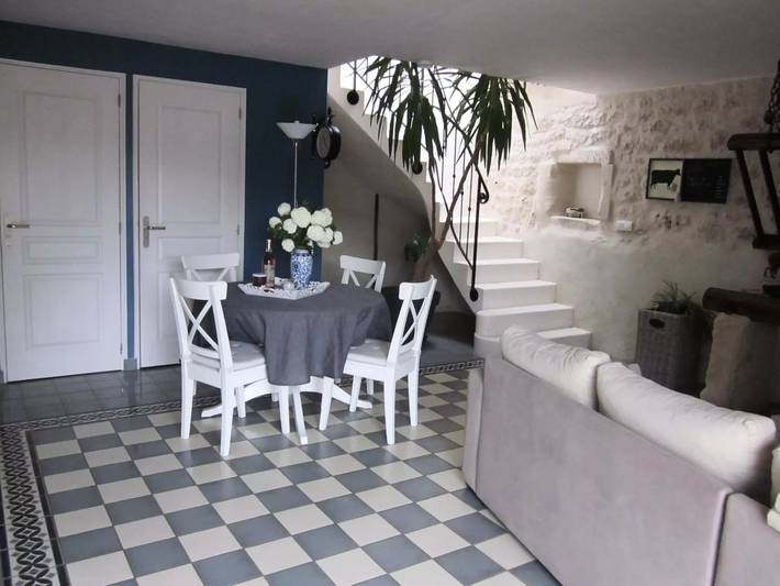 Location de vacances pour 2 personnes, avec Terrasse et Jardin à Ozillac