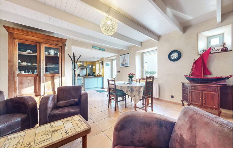 Location de vacances pour 7 personnes, avec piscine ainsi que jardin et terrasse dans Loguivy de la Mer - 3