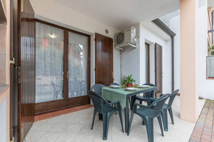 Entire apartment, GuestHost - Lido delle Nazioni Villa with Parking in Comacchio, Ferrara Province