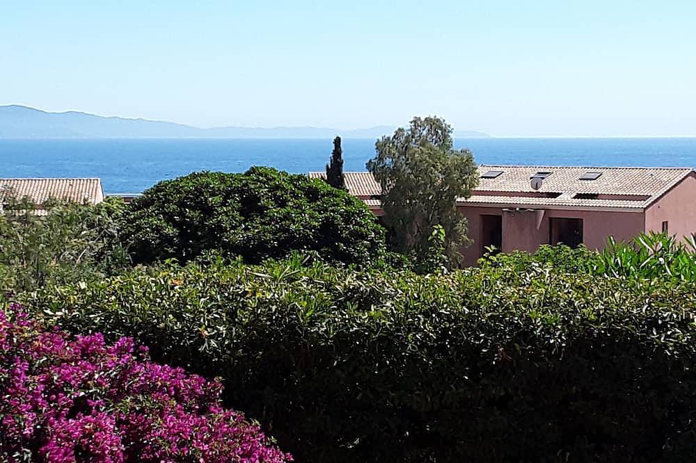 Appartement entier, Bel Appartement  à Santa Lina, vue mer, et à 100 mètres de la plage de Marinella in Ajaccio, Golfe D'Ajaccio