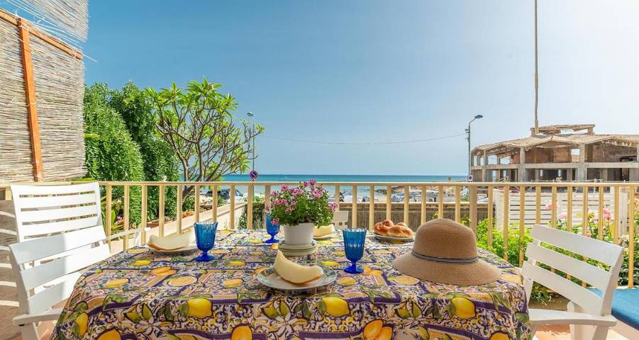 Appartamento per 6 persone, con Terrazza e Giardino nonché Panorama a Cava d'Aliga