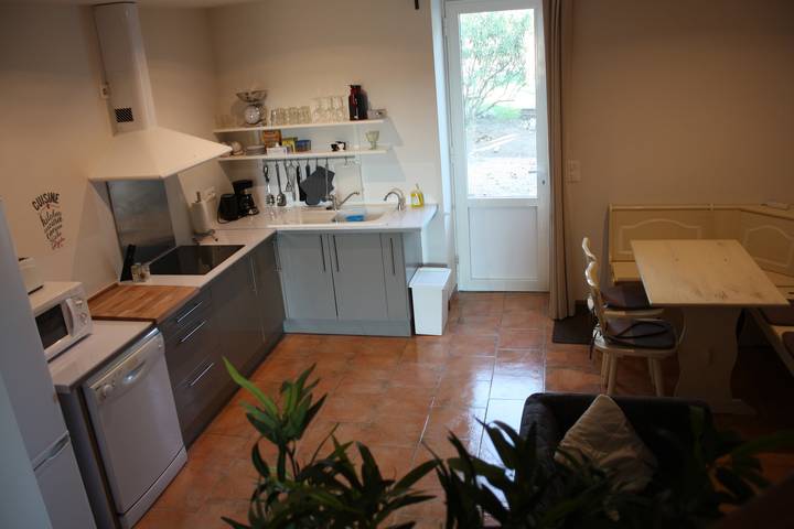 Gîte pour 5 personnes, avec Piscine à Fontcouverte - 4
