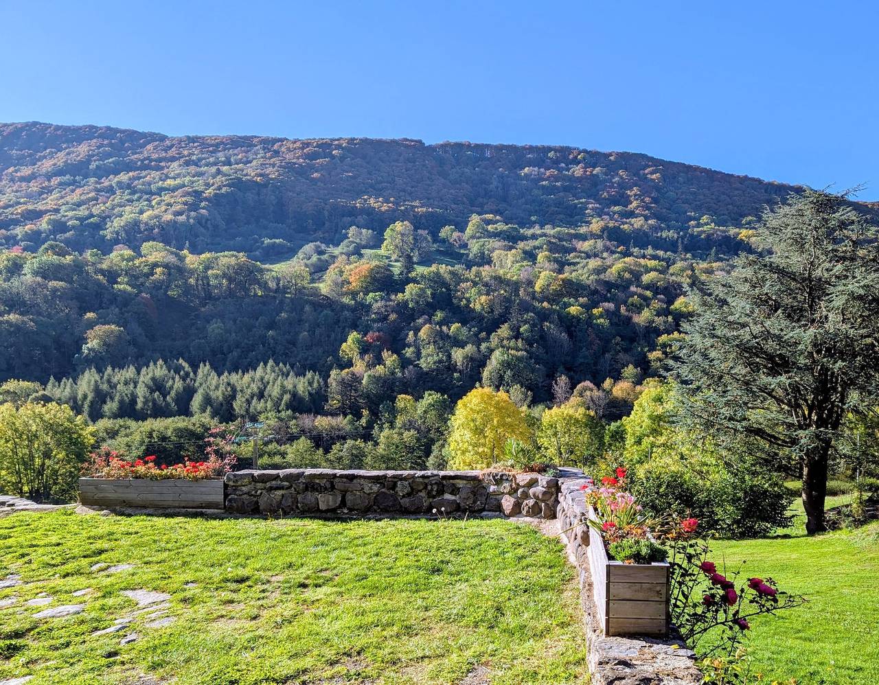 Gîte la Vallée de la Maronne in Saint-Paul-de-Salers, Parc naturel régional des Volcans d'Auvergne