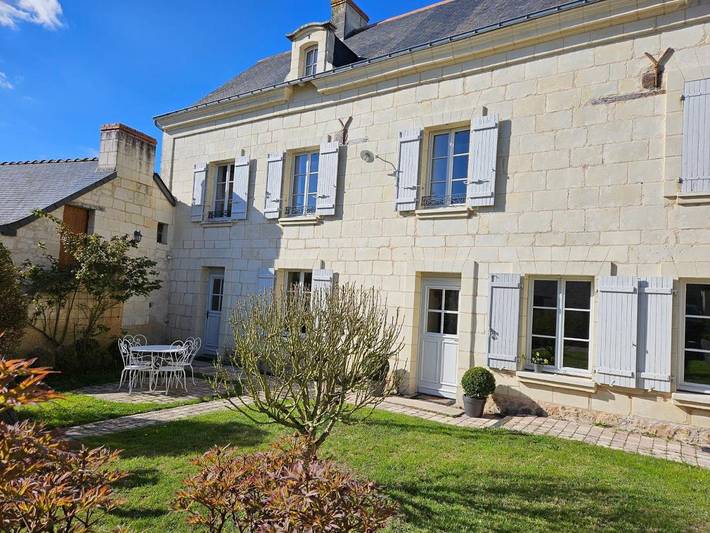 Location de vacances pour 2 personnes, avec terrasse et sauna ainsi que vue et jardin, animaux acceptés à Grézillé - 3