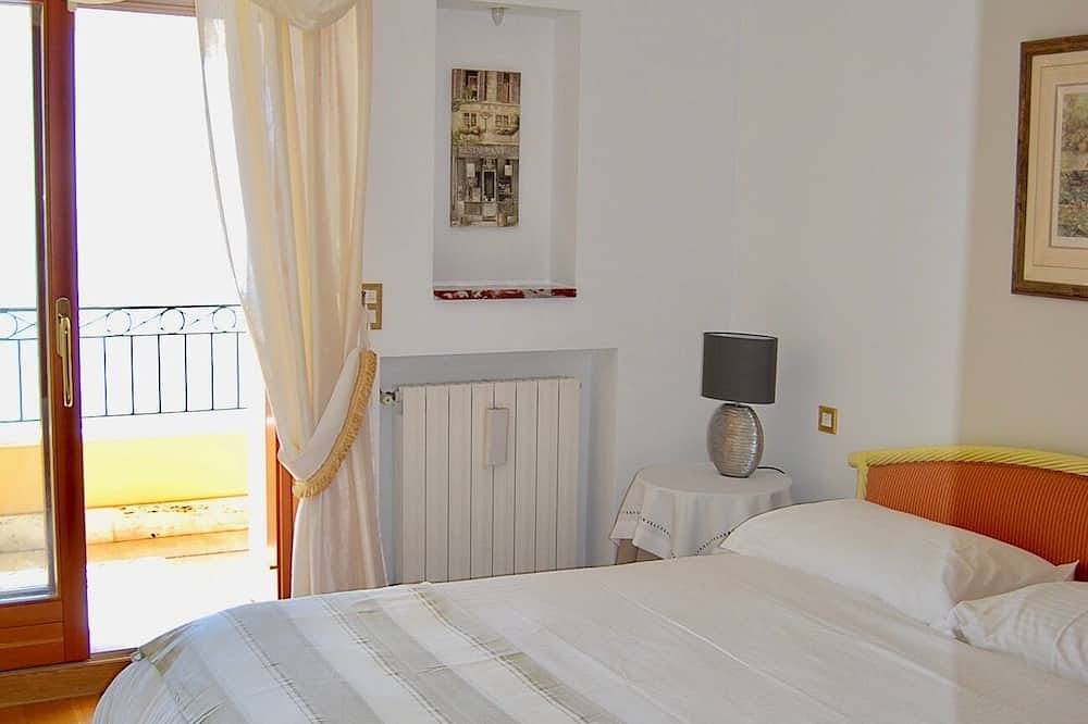 Appartement entier, Superbe penthouse avec vue panoramique sur Eze et le Cap Ferrat in Èze, Région de Nice