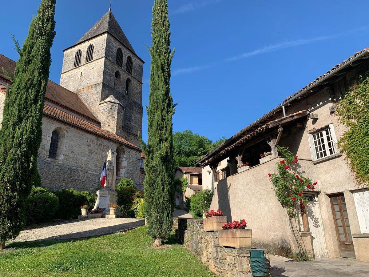 Appartement entier, One-Bedroom Apartment in Saint-Vincent-Rive-d'Olt, Quercy