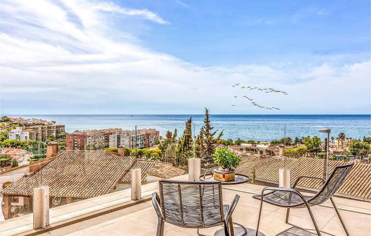 Location de vacances pour 12 personnes, avec piscine ainsi que jardin et terrasse à Rincón de la Victoria - 4