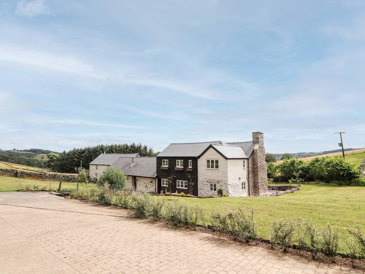 Cottage for 17 people, with garden, with pets in Wales