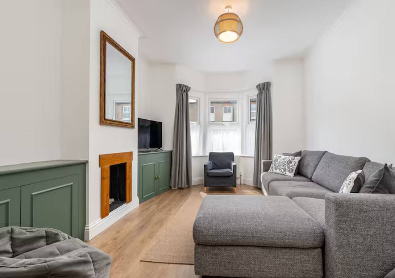 Beautiful, newly refurbished Victorian townhouse - Pass the Keys in Windsor, Berkshire